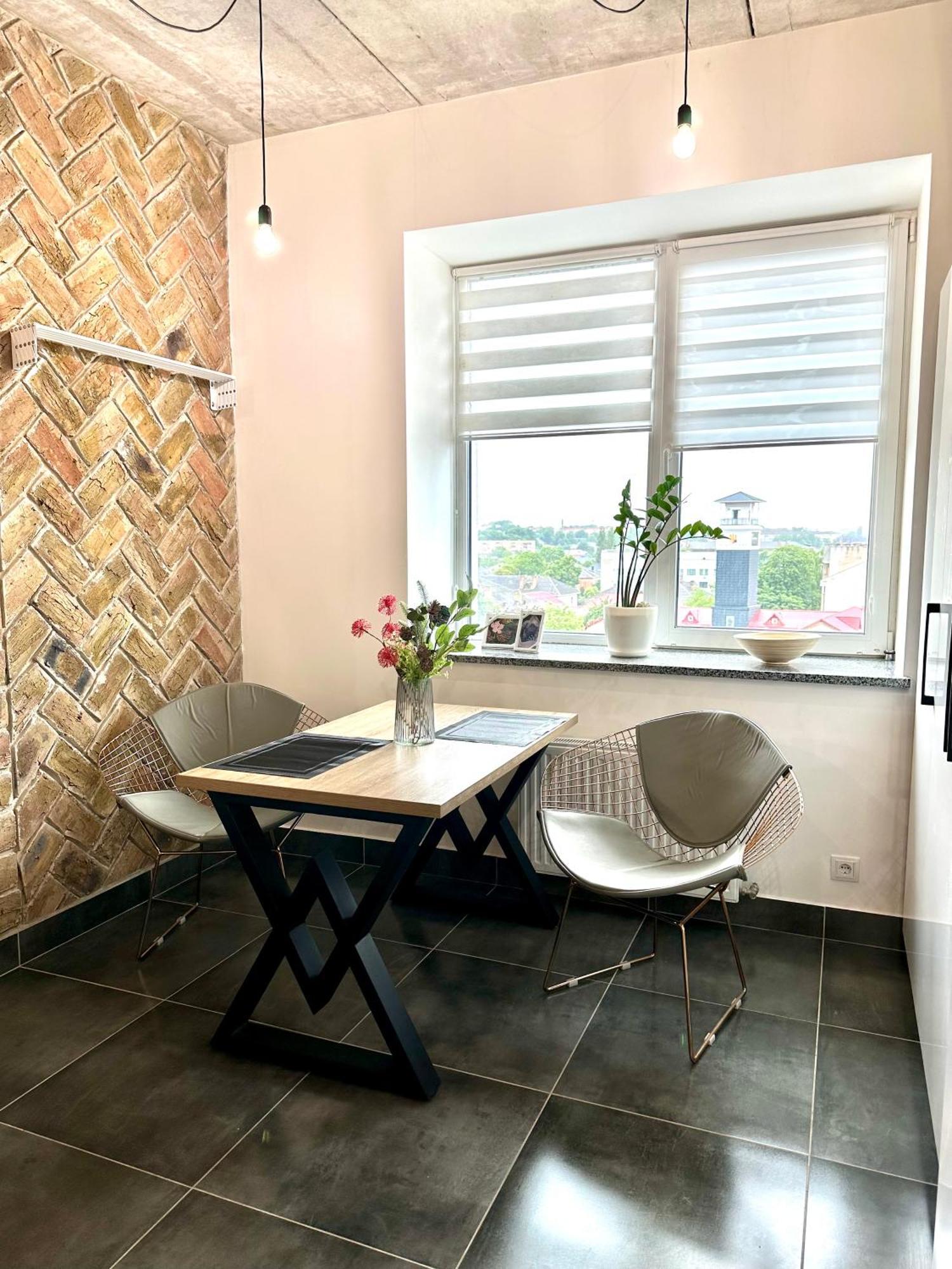 Comfortable Apartments With A Coffee Machine In The City Centre, Zlata Plaza Rivne Extérieur photo